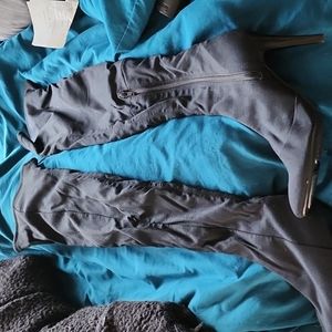 NWOT Knee high high heeled boots